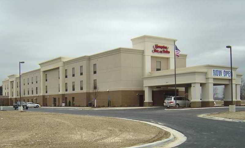 Hampton Inn & Suites Fremont Exterior photo